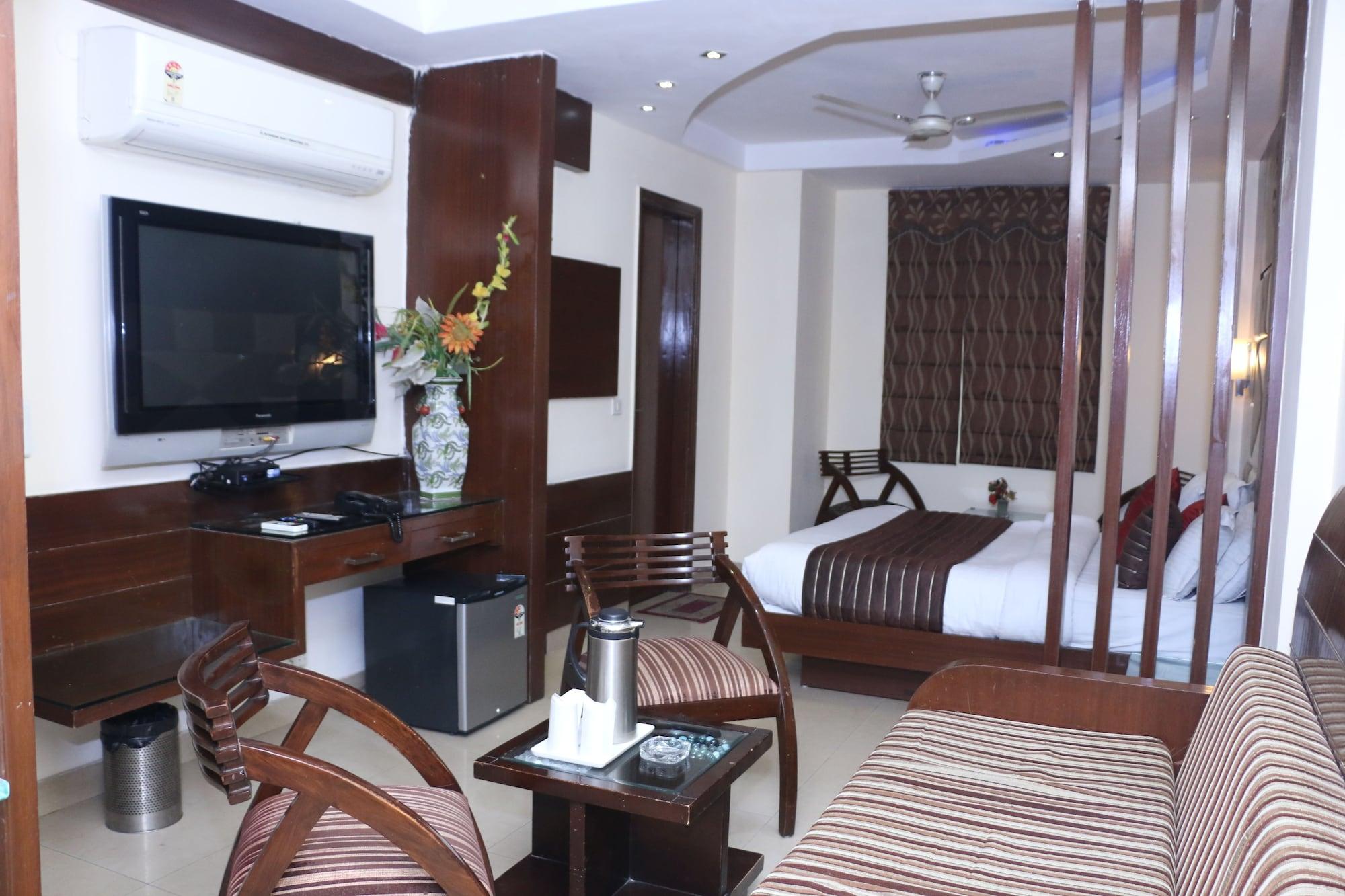 Hotel High 5 Land Delhi  Exterior photo