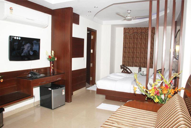Hotel High 5 Land Delhi  Exterior photo